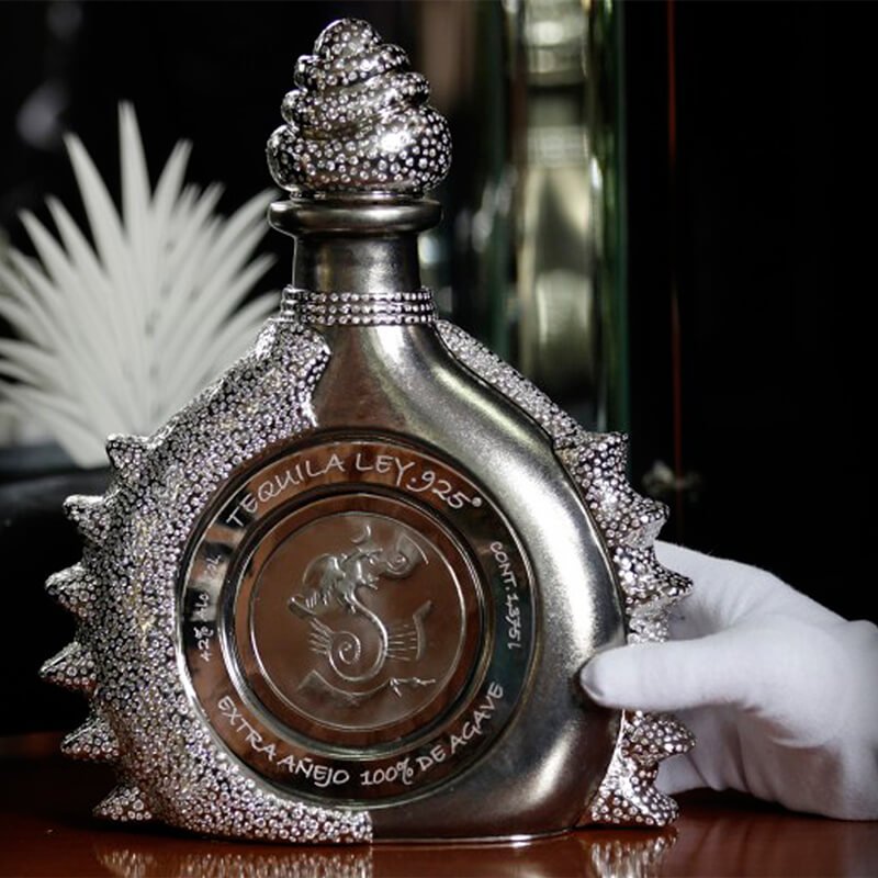 TEQUILA LEY .925 WITH DIAMOND ENCRUSTED PLATINUM BOTTLE
